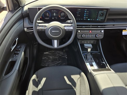 New 2026 Hyundai Tucson SE image 8