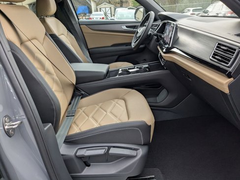 New 2025 Volkswagen Atlas Cross Sport SE image 36