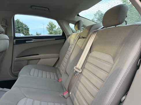 Used 2019 Ford Fusion SE image 33