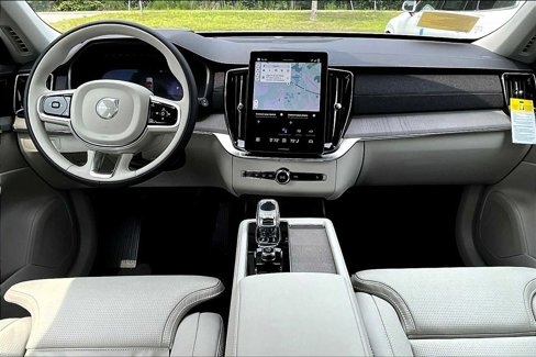 New 2026 Volvo XC90 T8 Ultra w/ Protection Package Premier image 6