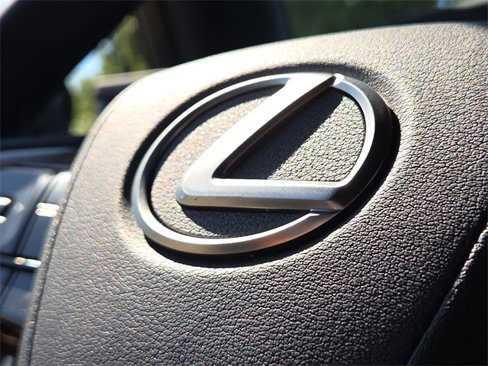 Used 2025 Lexus GX 550 w/ Accessory Package (2T) image 22