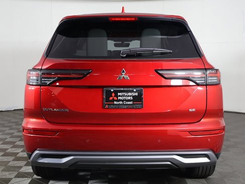 New 2025 Mitsubishi Outlander SE image 15