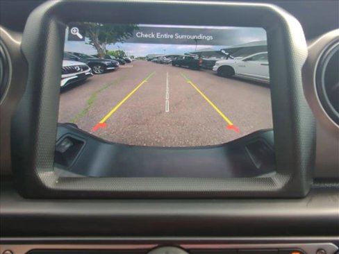 Used 2021 Jeep Gladiator Sport image 18
