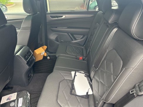 New 2025 Volkswagen Atlas Cross Sport SE image 9