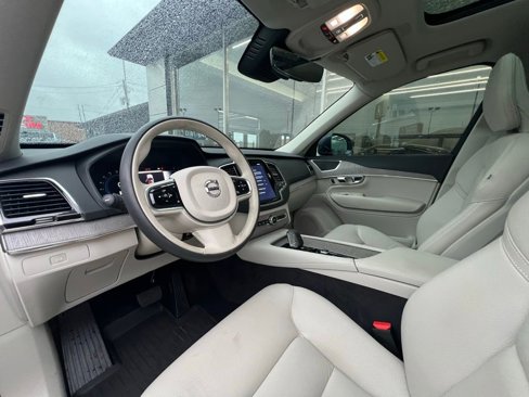 Used 2023 Volvo XC90 B6 Plus w/ Protection Package Premier image 15