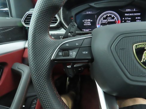 Used 2020 Lamborghini Urus image 11