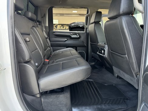 Used 2024 Chevrolet Silverado 2500 LTZ w/ LTZ Convenience Package image 32