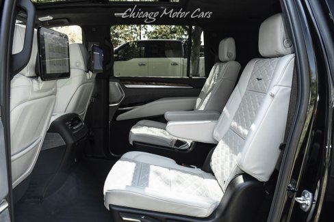 Used 2025 Cadillac Escalade ESV Sport Platinum w/ LPO, Floor Liner Package image 31
