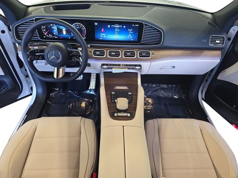 New 2026 Mercedes-Benz GLS 580 4MATIC image 9