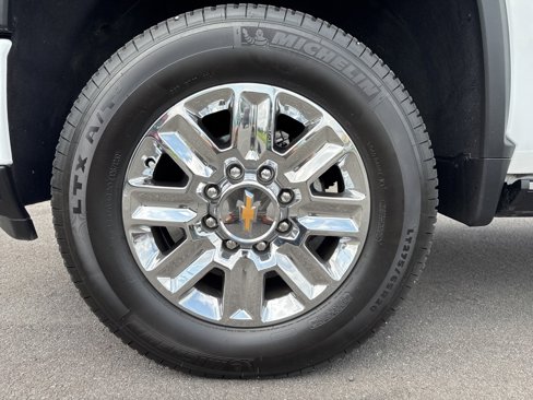 Used 2024 Chevrolet Silverado 2500 High Country w/ High Country Premium Package image 14
