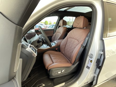 New 2026 BMW X5 xDrive40i w/ Climate Comfort Package image 11