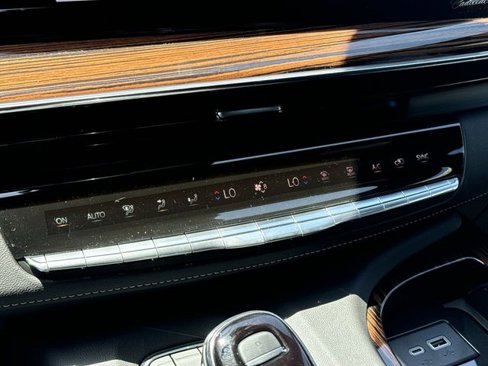 New 2024 Cadillac Escalade Premium Luxury image 19