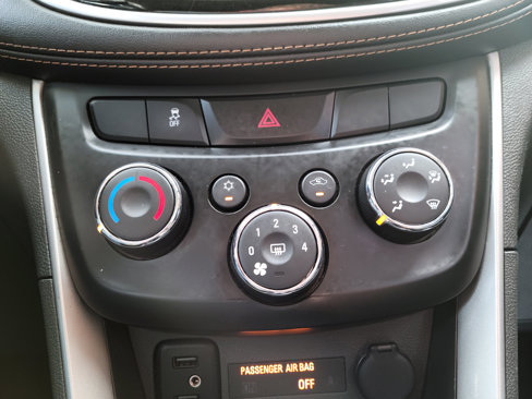 Used 2022 Chevrolet Trax LT w/ Driver Confidence Package image 13