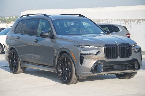 New 2026 BMW X7 M60i image 3