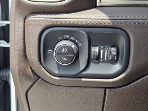 New 2025 RAM 2500 Limited image 22