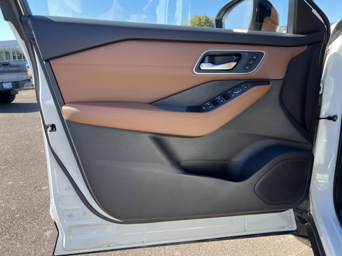 New 2026 Nissan Rogue Platinum w/ Platinum Premium Package image 10