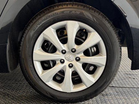 Used 2024 Toyota Corolla LE image 8