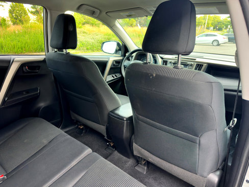 Used 2015 Toyota RAV4 LE image 12