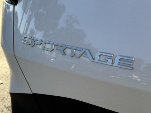 New 2025 Kia Sportage LX image 10