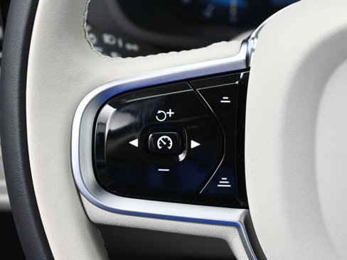 New 2025 Volvo XC60 T8 Plus w/ Protection Package Premier image 11