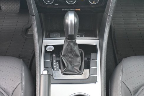 Used 2022 Volkswagen Passat 2.0T SE image 13