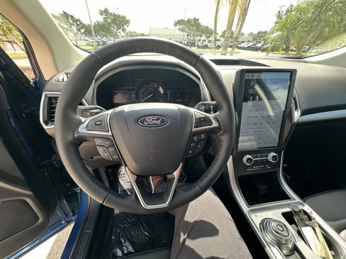 Used 2024 Ford Edge SEL w/ Convenience Package image 10