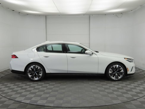 Used 2025 BMW 530i image 5