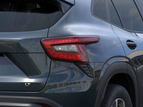 New 2025 Chevrolet Trax LT w/ Driver Confidence Package image 11