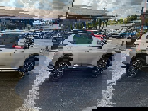 New 2026 Nissan Rogue Platinum image 9