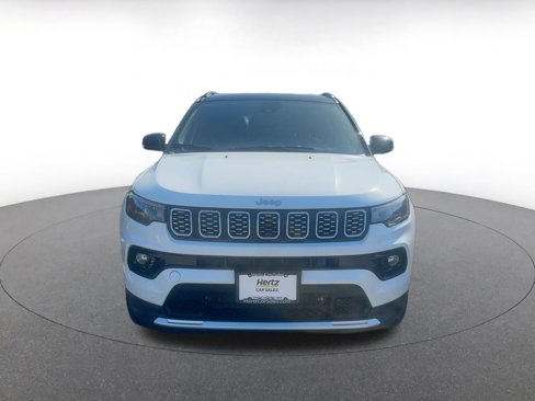 Used 2025 Jeep Compass Limited image 7