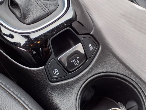 Used 2019 Jeep Compass Altitude image 17