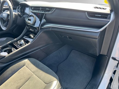 Certified 2023 Jeep Grand Cherokee Altitude image 12