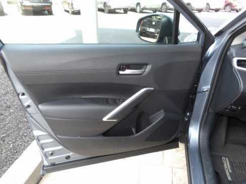 Used 2024 Toyota Corolla Cross XLE image 23