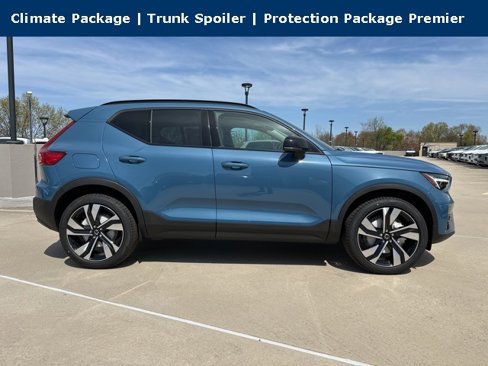 New 2025 Volvo XC40 B5 Ultra w/ Protection Package Premier image 9