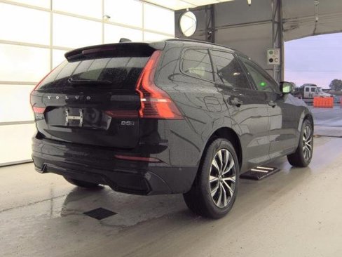 Certified 2025 Volvo XC60 B5 Plus image 4