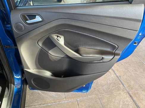 Used 2017 Ford Escape SE w/ Equipment Group 201A image 17