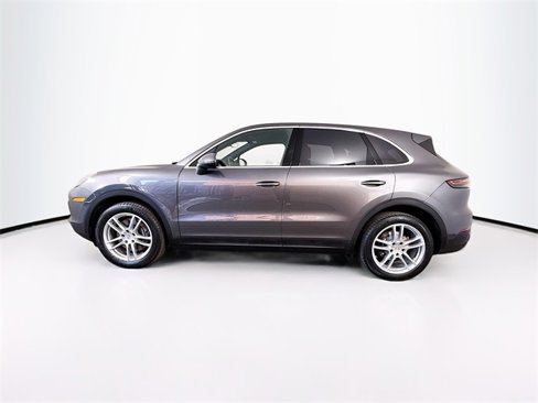 Certified 2023 Porsche Cayenne image 2
