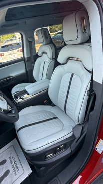 Used 2025 Rivian R1S Adventure image 47