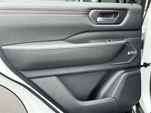 New 2025 Nissan Armada PRO-4X w/ Pro-4X Premium Package image 24