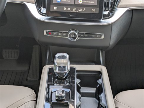 New 2026 Volvo XC90 B6 Plus w/ Protection Package Premier image 20