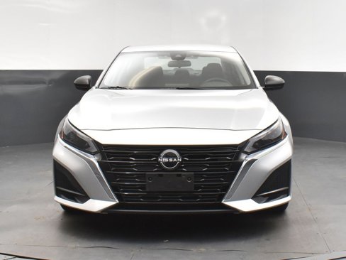 Used 2024 Nissan Altima 2.5 SV image 10