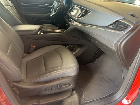 Used 2024 Buick Enclave Premium image 12