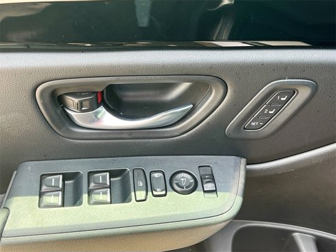 Used 2025 Honda Pilot Touring image 18