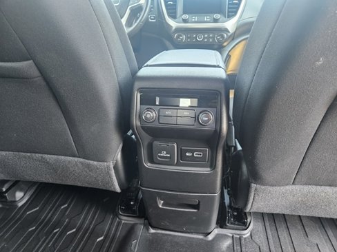 Certified 2023 GMC Acadia SLE w/ Driver Convenience Package image 12