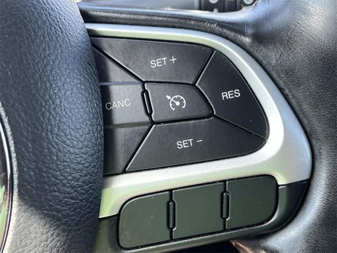 Used 2020 Jeep Compass Limited image 23