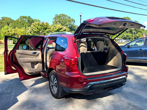 Used 2017 Nissan Pathfinder SL w/ SL Premium Package image 16