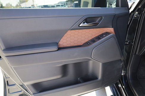 Used 2025 Lexus GX 550 w/ Accessory Package (Z1) image 10