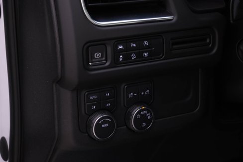 Used 2023 Chevrolet Suburban Z71 w/ Luxury Package image 15
