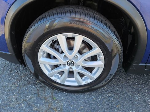 Used 2020 Nissan Rogue SV image 8