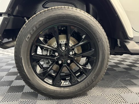 Used 2022 Jeep Wrangler Unlimited Sahara image 40